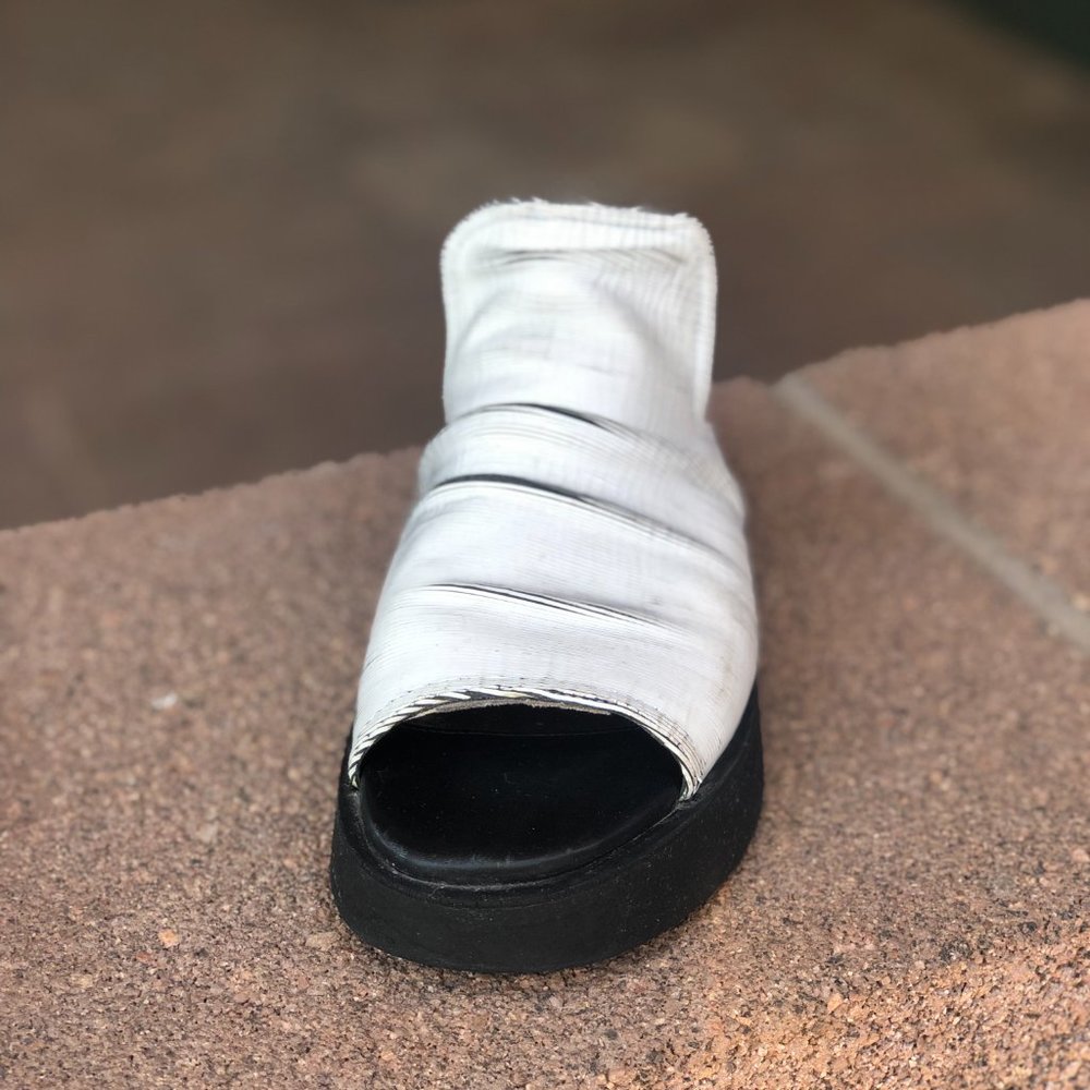 'No Mistake' Sandal by Puro Secret, White Leather, Black Platform, US 8-8.5 - Picture 4 of 7